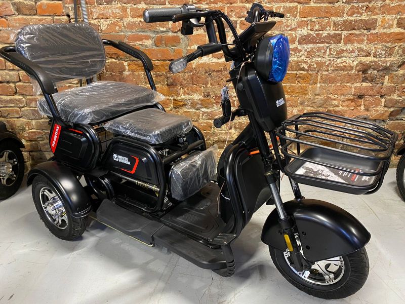 Электроскутер White Siberia SIBTRIKE 2000W Электроскутер White Siberia SIBTRIKE 2000W